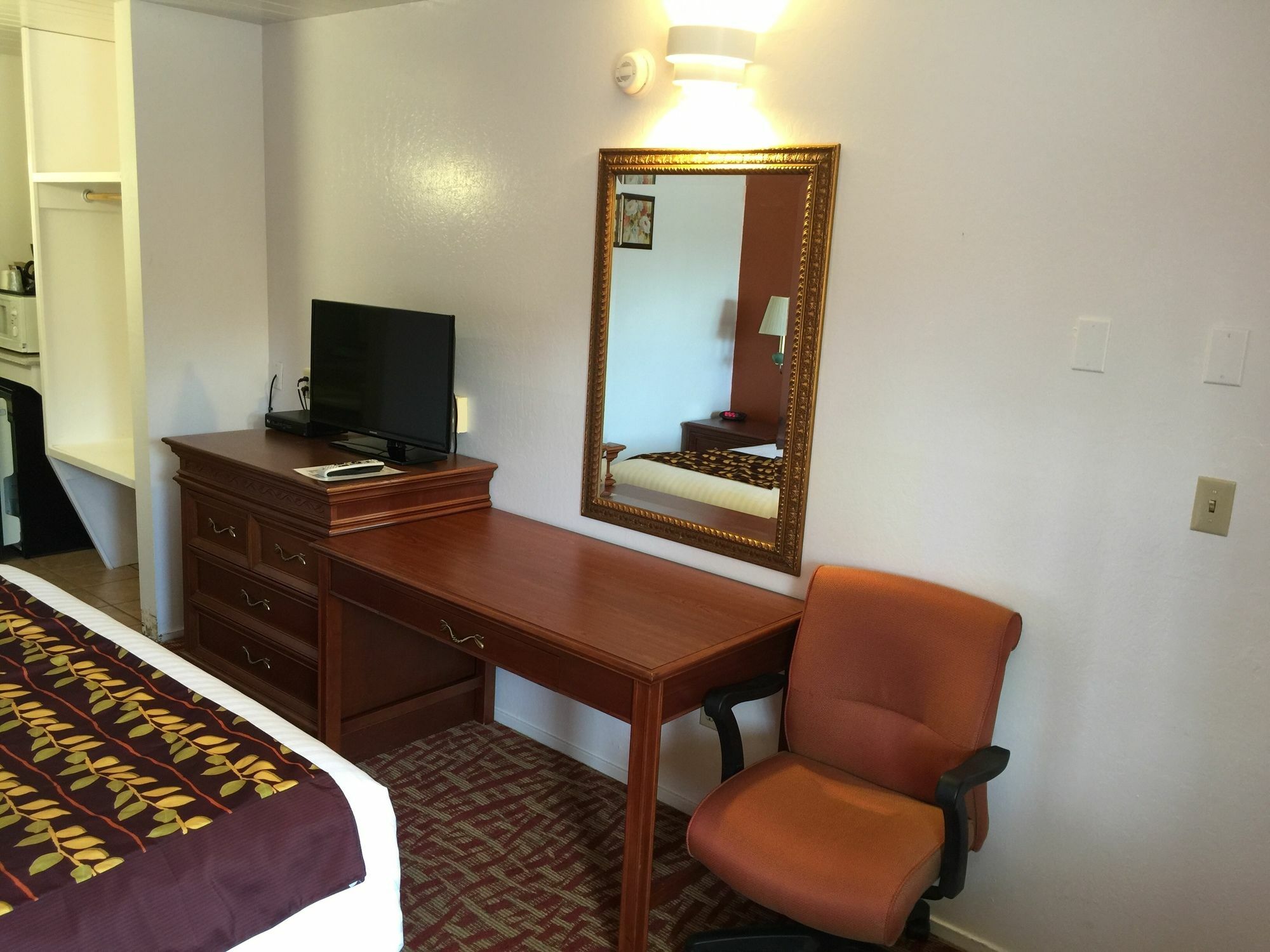 Royal Crest Motel Medford Exterior photo